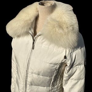 Cozy Down Puffer Jacket with Detachable Fur Collar in Winter White